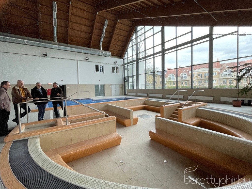 ne_elj_uveghazban 25